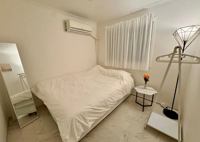 Mingle - 3 Bedroom Near Gocheok Sky Dome & Oryu Station Apartment *