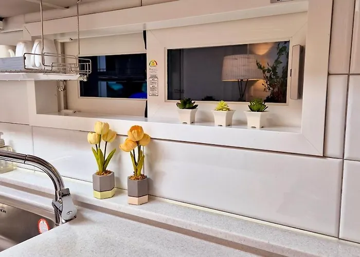Apartment Mingle - 3 Bedroom Near Gocheok Sky Dome & Oryu Station *