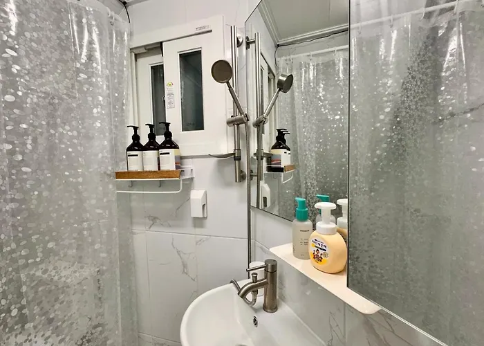 Mingle - 3 Bedroom Near Gocheok Sky Dome & Oryu Station Apartment